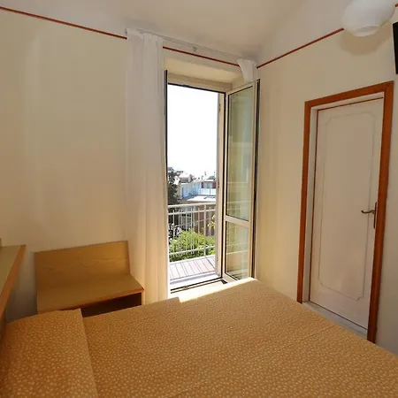 阿米莉亚别墅酒店 酒店 2*