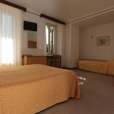 阿米莉亚别墅酒店 酒店 阿拉西奥